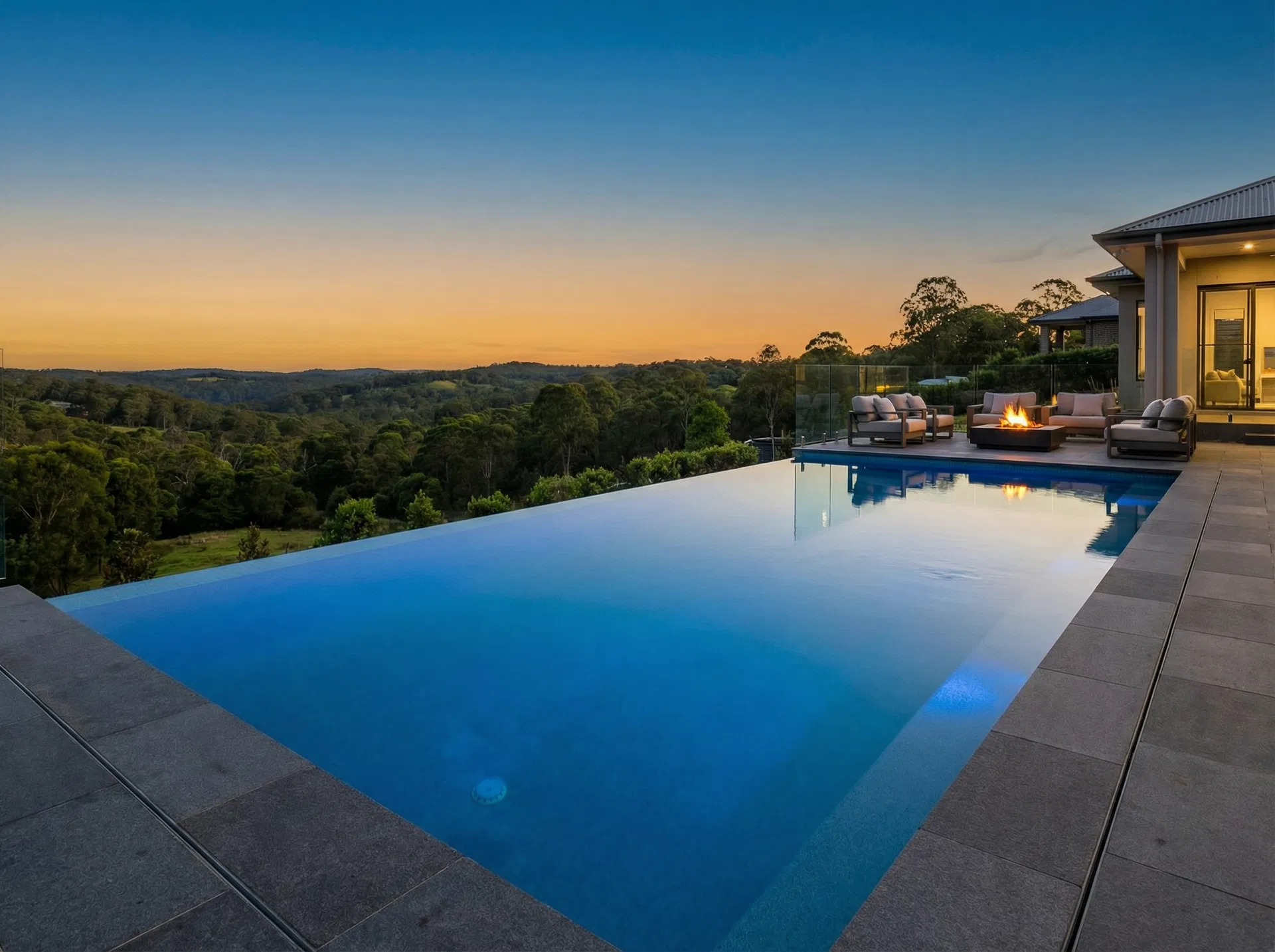 Infinity edge pool